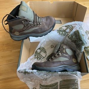 🛶 Timberland Hiking Boots
